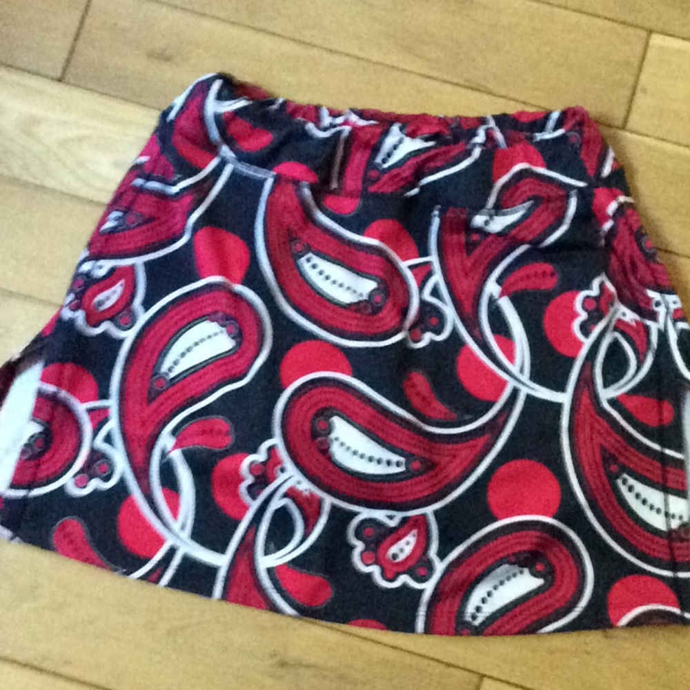 Athleta red, black, and white print size M skort